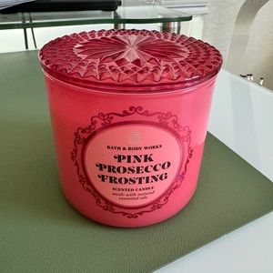 Bath and Body Works Pink Prosecco Frosting 3 wick candle (never burned)